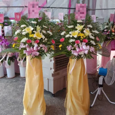 喪禮花籃A-2000元